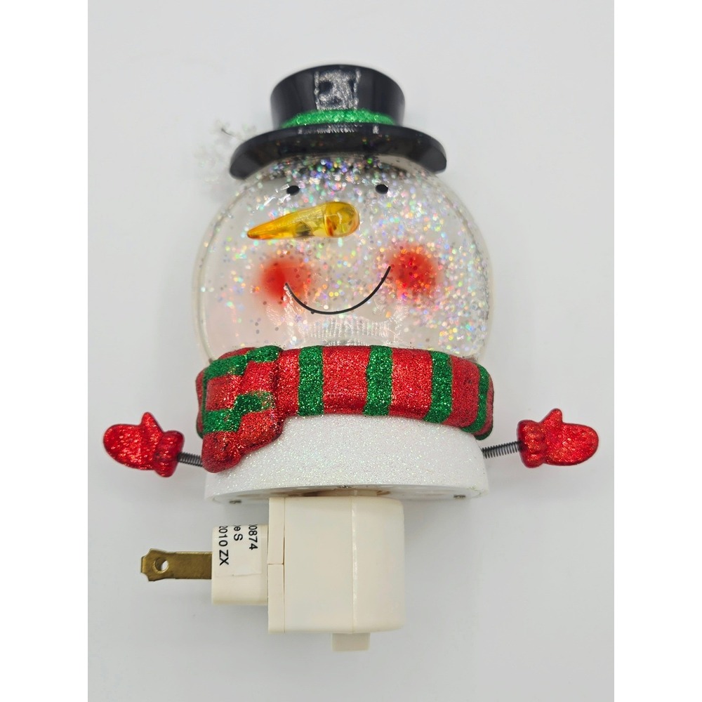 Snowman Glitter Globe Christmas Night Light Plugin Holiday Decor 6" WORKS 2010